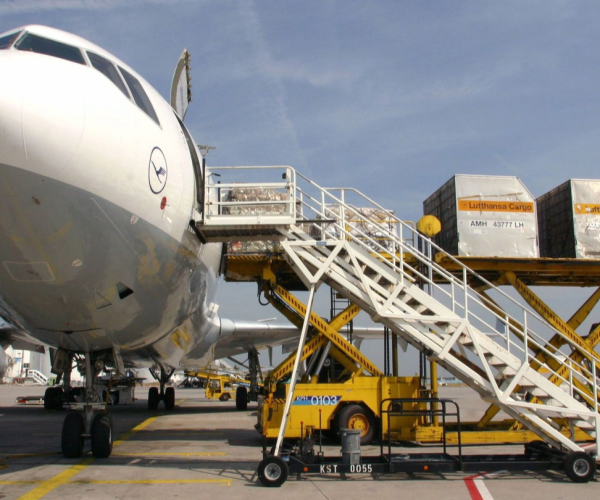 IATA reports global air cargo demand rose in October