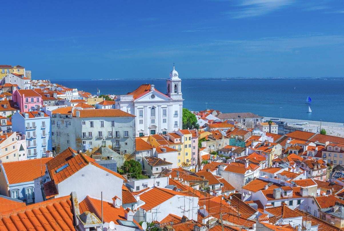 Top 10 Cheapest International Flight Destinations for Americans This Summer