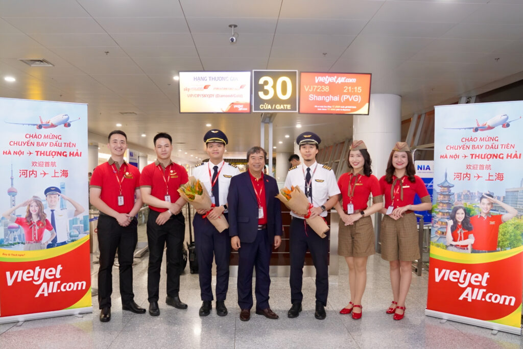 Vietjet starts direct flights between Hanoi and Shanghai